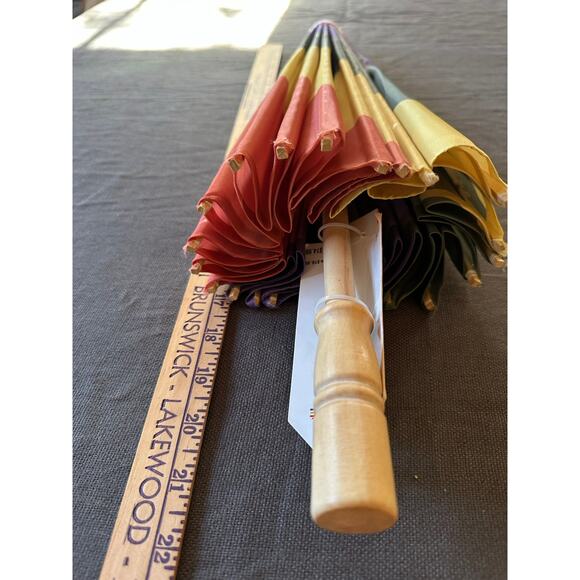 Traditional Vintage Japanese umbrella whirlpool 22” wood handle rainbow Chinese - Picture 3 of 16